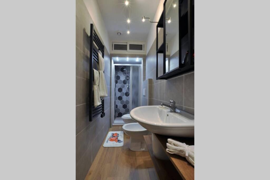 Special 10 - Comfort And Style In The Heart Of Historic Turin Center Turim Exterior foto